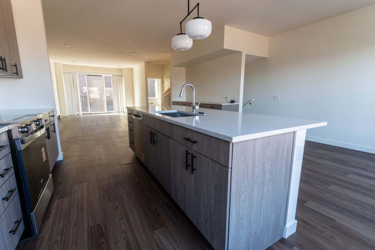 #1653 2ndfloor kitchen 3