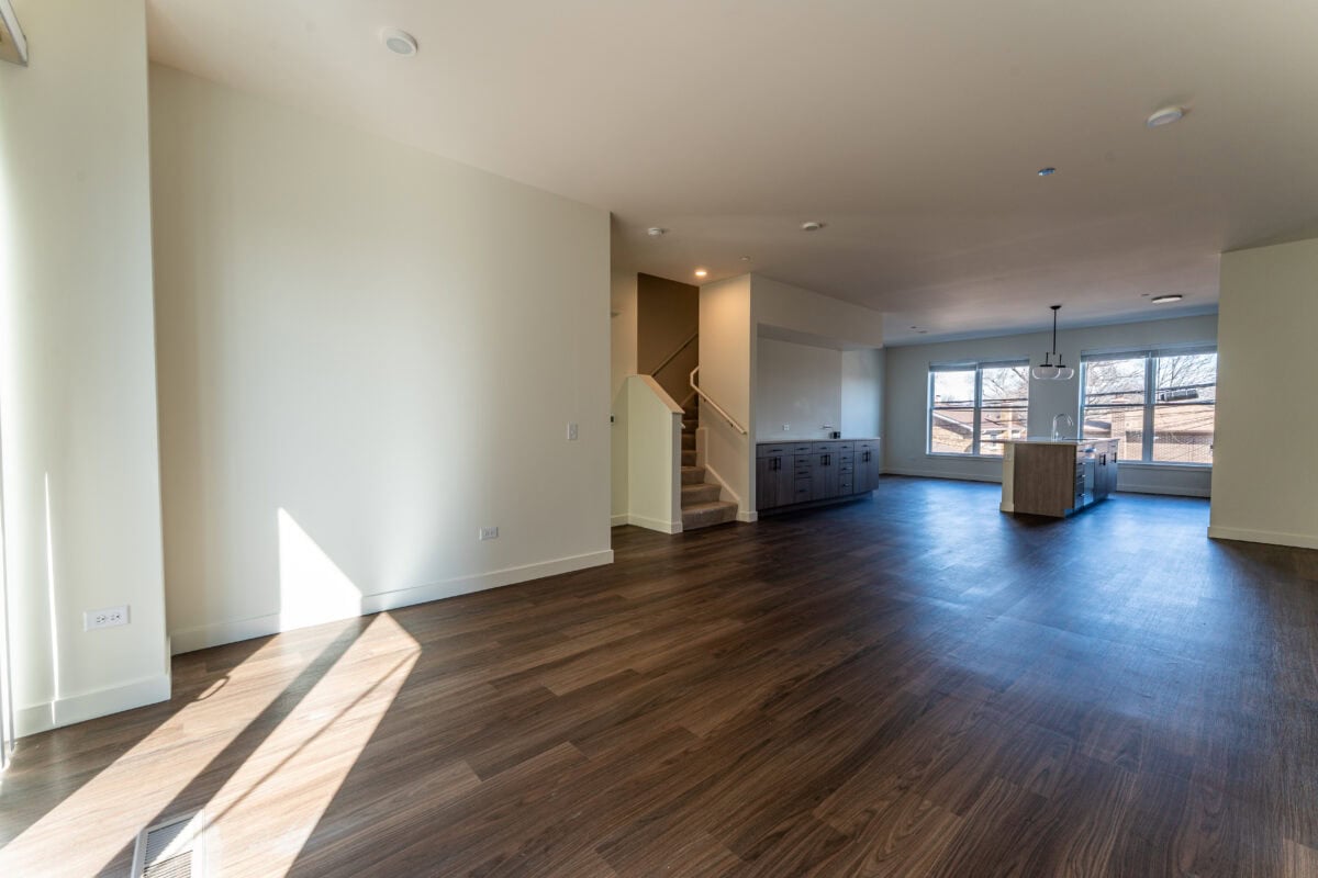 #1653 2ndfloor livingroom 2