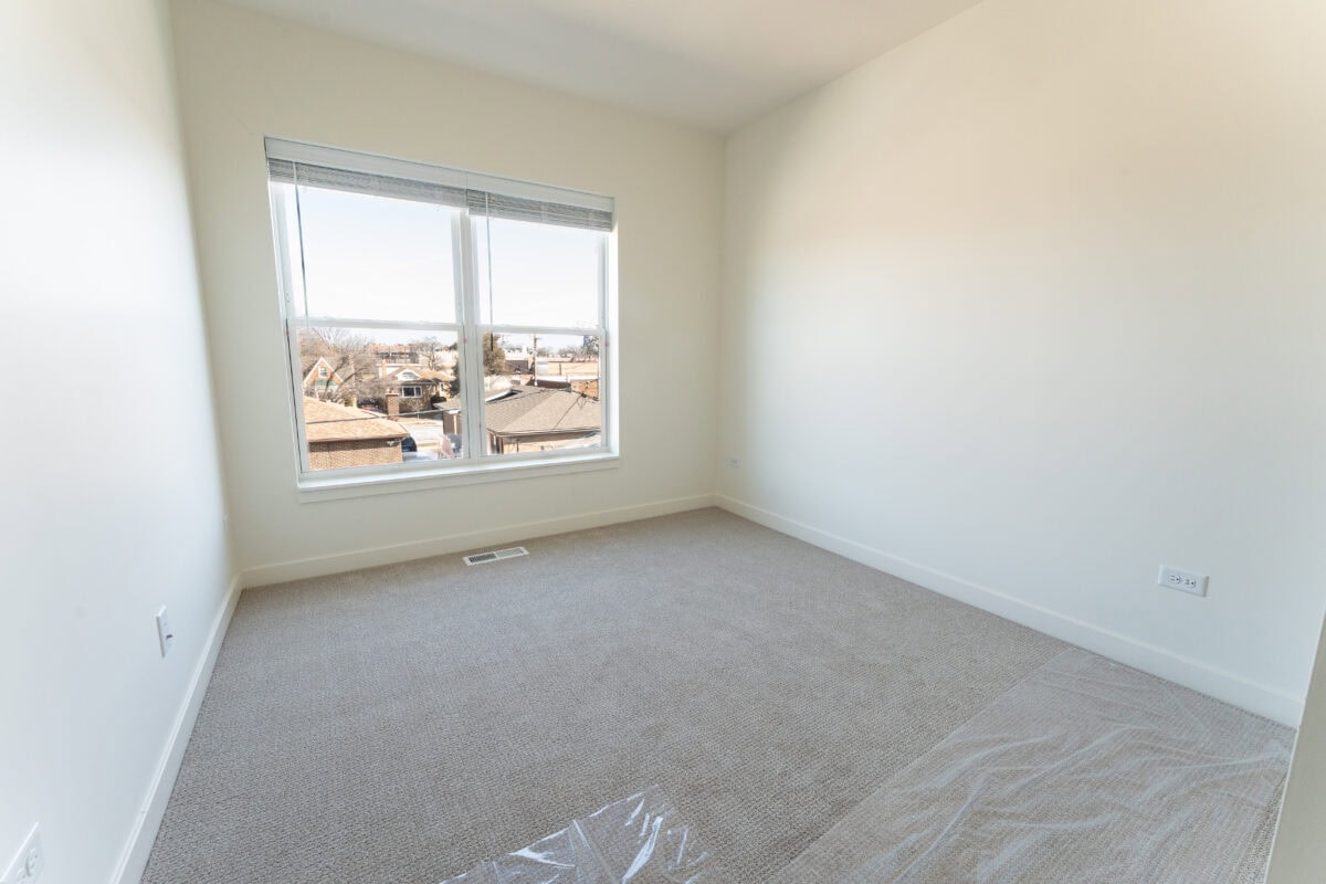 #1653 3rdfloor bedroom3 1